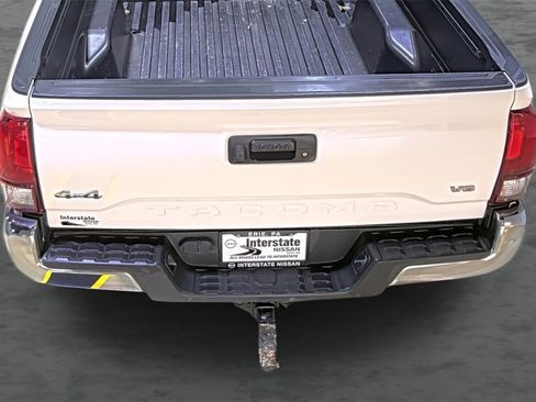 Used 2018 Toyota Tacoma SR5 image 11