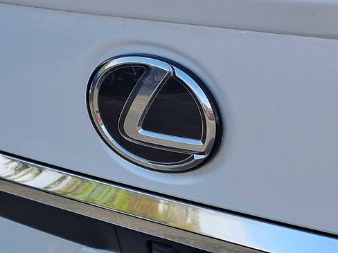 Used 2023 Lexus ES 250 w/ Premium Package AWD/4WD image 29