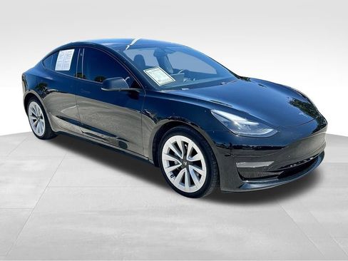 Used 2021 Tesla Model 3 Standard Range Plus RWD image 3