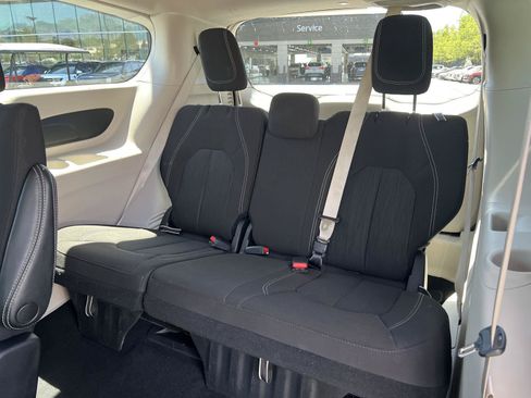 Used 2023 Chrysler Voyager LX FWD image 26