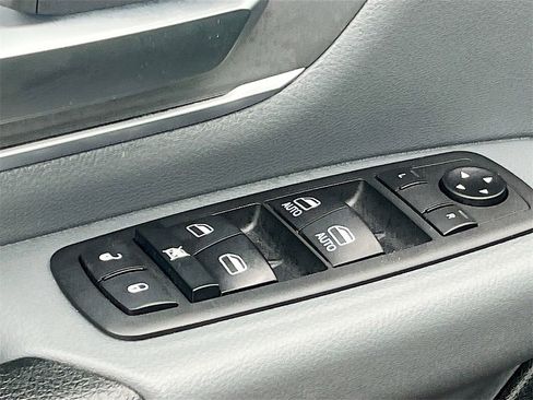 Used 2021 RAM 1500 Big Horn image 16