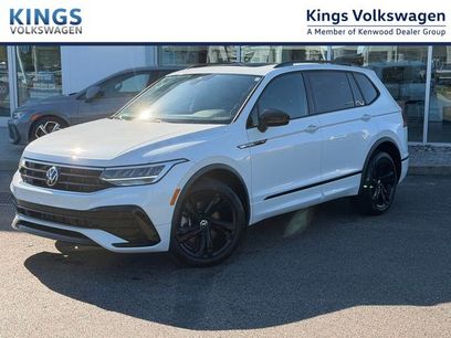 Certified 2024 Volkswagen Tiguan SE R-Line
