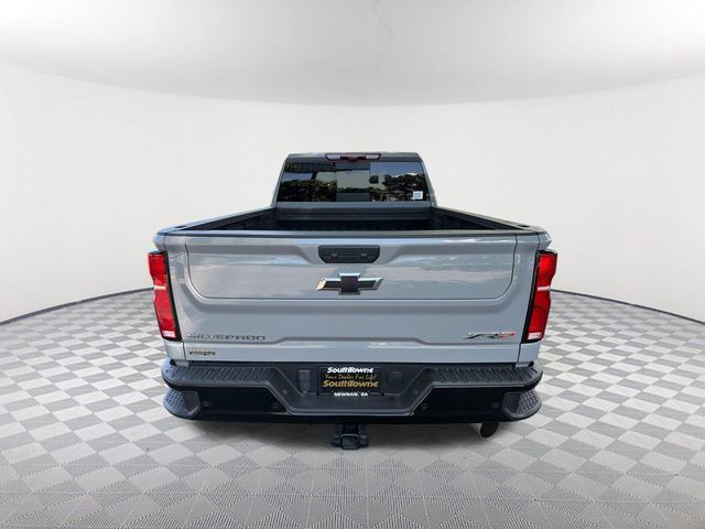Used 2024 Chevrolet Silverado 2500 ZR2 w/ Technology Package AWD/4WD image 6