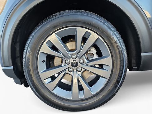 Used 2021 Ford Explorer XLT w/ Equipment Group 202A RWD image 23