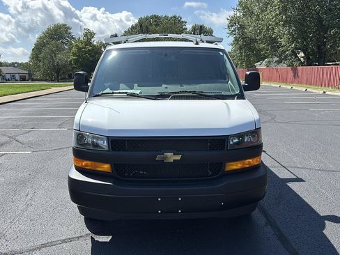 Used 2025 Chevrolet Express 2500 w/ Driver Convenience Package RWD image 2