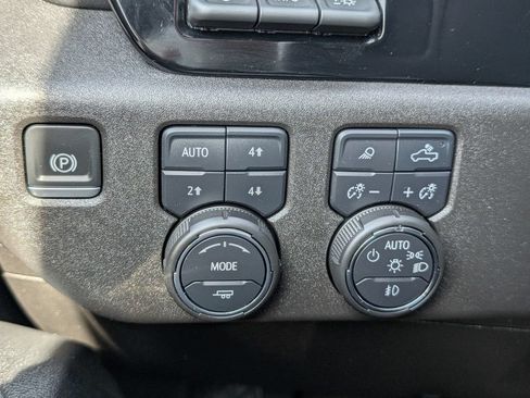 Used 2025 Chevrolet Silverado 2500 High Country w/ High Country Premium Package AWD/4WD image 25