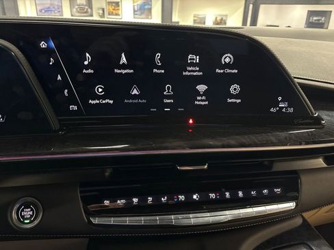 Used 2023 Cadillac Escalade Premium Luxury w/ Performance Package AWD/4WD image 36