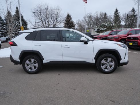 Certified 2025 Toyota RAV4 XLE image 9