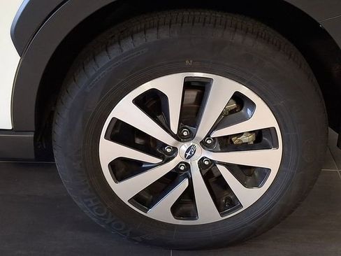 Certified 2025 Subaru Outback Premium image 8