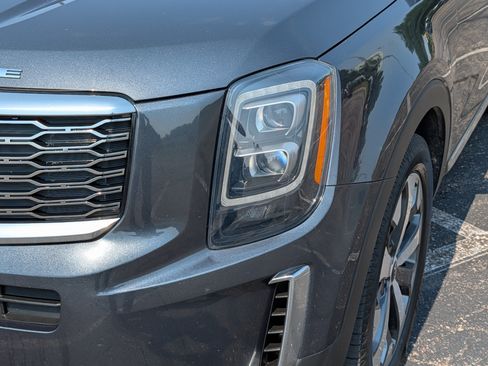 Used 2021 Kia Telluride EX w/ EX Premium Package AWD/4WD image 16