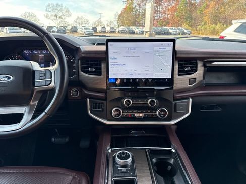 Used 2024 Ford Expedition Max Limited image 17
