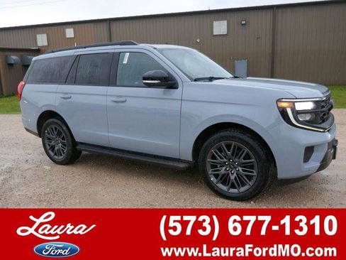 New 2026 Ford Expedition Platinum AWD/4WD image 1