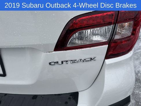 Used 2019 Subaru Outback 2.5i Premium image 17