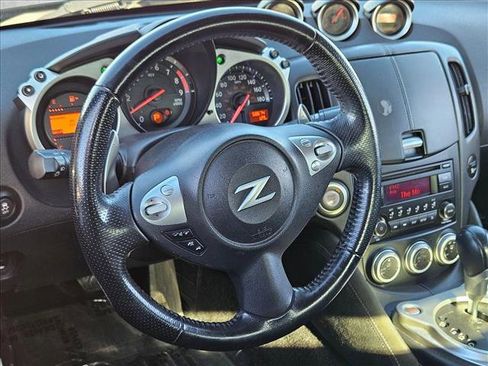 Used 2019 Nissan 370Z Roadster image 11