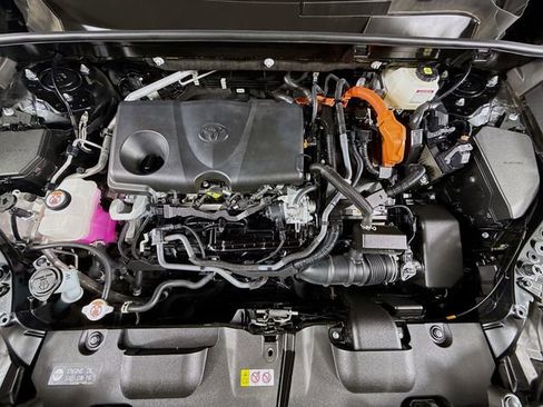 Certified 2024 Toyota Venza Limited AWD/4WD image 32