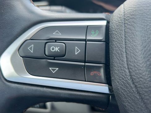 Used 2022 Jeep Compass Limited w/ Mopar Graphics Package image 16