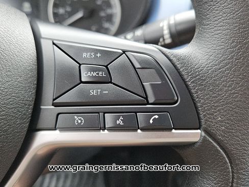 Used 2025 Nissan Versa SV w/ Trunk Package FWD image 13