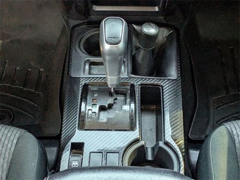 Used 2018 Toyota 4Runner TRD Off-Road image 6