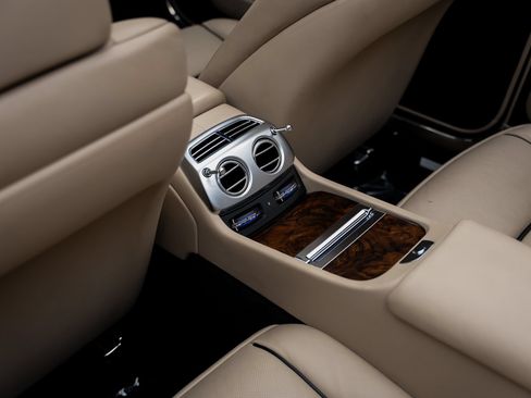 Used 2016 Rolls-Royce Dawn RWD image 41