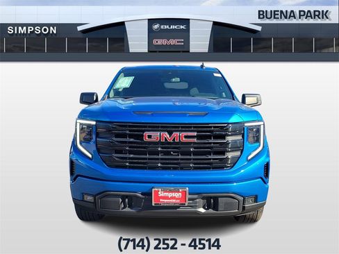 Used 2023 GMC Sierra 1500 Elevation image 3