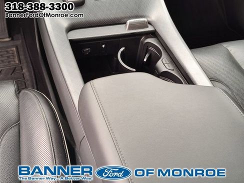 Used 2023 Hyundai Palisade Limited w/ Cargo Package image 21