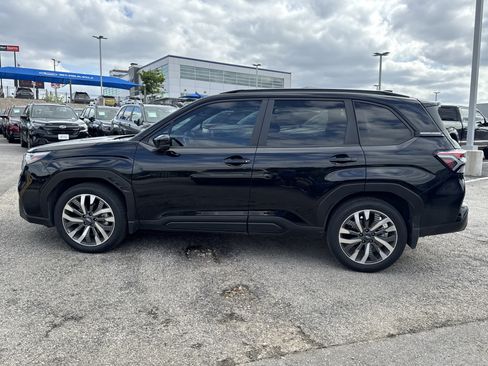Used 2025 Subaru Forester Touring w/ Popular Package - Touring AWD/4WD image 7
