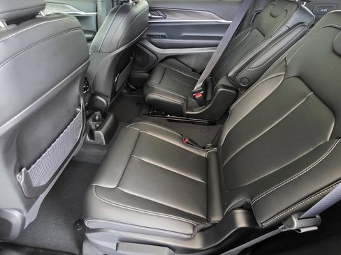 New 2026 Jeep Grand Cherokee L Limited w/ Limited Altitude Package RWD image 10