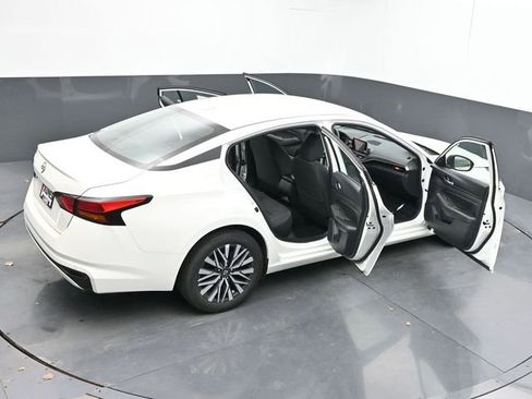 Used 2025 Nissan Altima 2.5 SV image 64