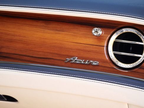 Used 2023 Bentley Flying Spur Azure image 27