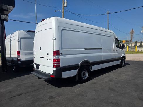 Used 2016 Mercedes-Benz Sprinter 3500 image 6