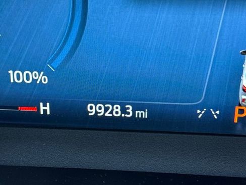 Used 2025 Ford Escape Platinum w/ Premium Technology Package image 17