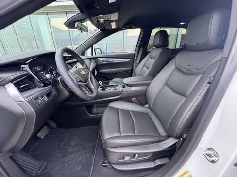 New 2026 Cadillac XT5 Luxury image 10