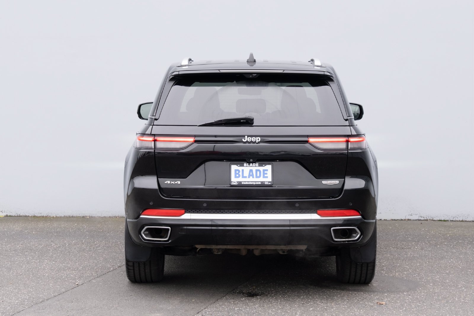 Used 2022 Jeep Grand Cherokee Summit AWD/4WD image 27