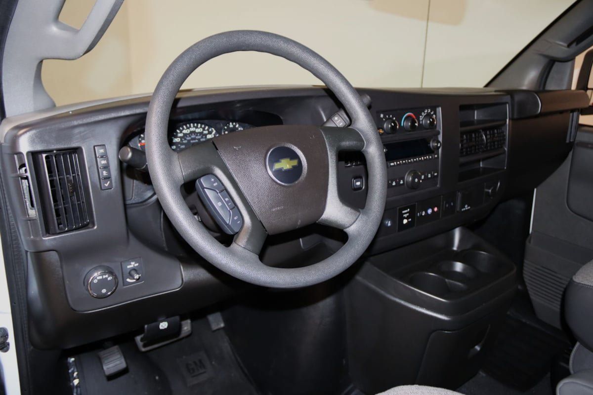 Used 2025 Chevrolet Express 3500 LT w/ LT Preferred Equipment Group RWD image 37