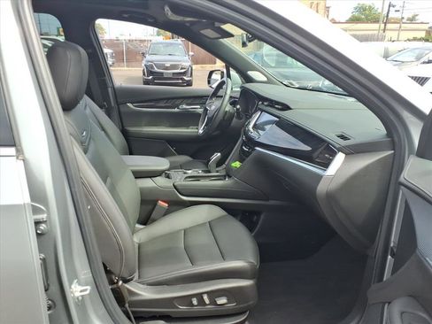 Certified 2024 Cadillac XT6 Premium Luxury w/ LPO, Floor Liner Package image 38