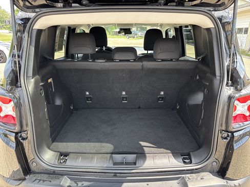 Used 2020 Jeep Renegade Altitude AWD/4WD image 6
