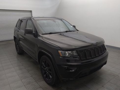 Used 2020 Jeep Grand Cherokee Altitude RWD image 13