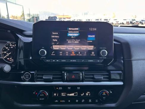 Used 2024 Nissan Pathfinder SV image 14