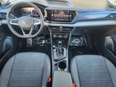 Certified 2024 Volkswagen Taos SE image 11