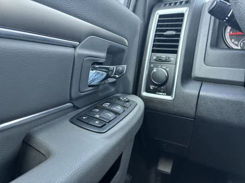 Used 2018 RAM 1500 Classic SLT RWD image 38