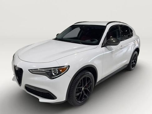 Used 2020 Alfa Romeo Stelvio w/ Nero Edizione image 5