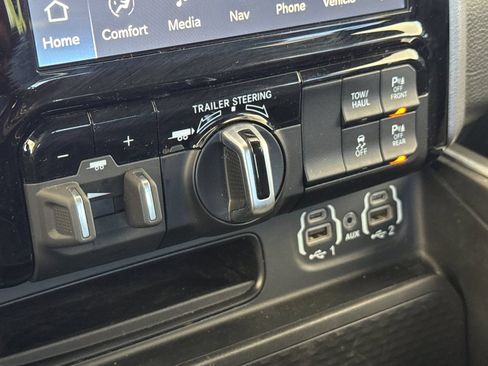 Used 2023 RAM 1500 Big Horn AWD/4WD image 28