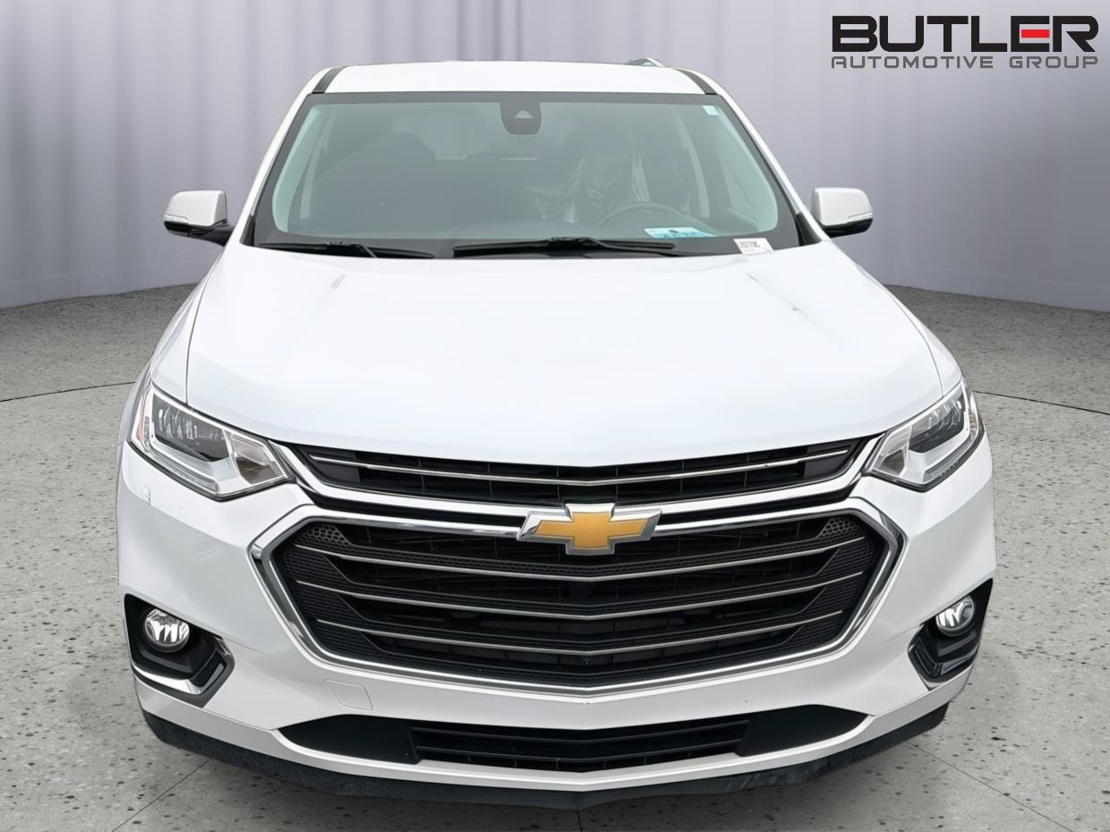 Used 2019 Chevrolet Traverse Premier w/ Driver Confidence II Package FWD image 3