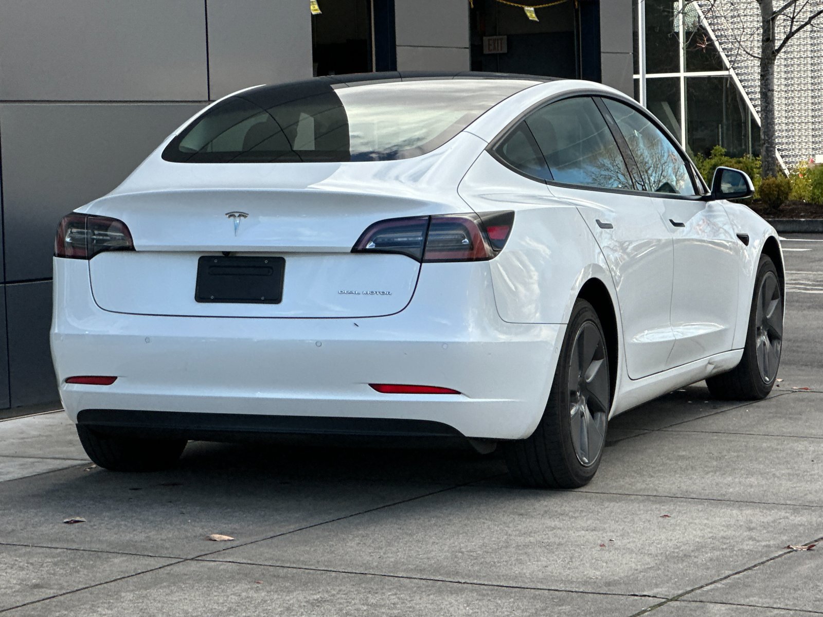 Used 2021 Tesla Model 3 Long Range AWD/4WD image 4