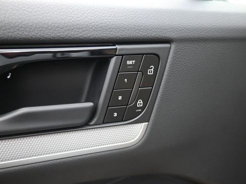 Certified 2025 Porsche Cayenne Coupe AWD/4WD image 11