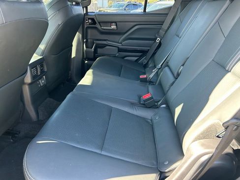 Certified 2025 Toyota 4Runner Limited AWD/4WD image 18