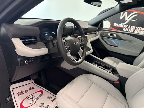 New 2027 Ford Explorer Platinum AWD/4WD image 13