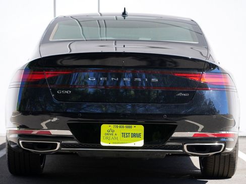 Used 2024 Genesis G90 3.5T AWD/4WD image 11