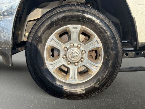 Used 2023 RAM 2500 Big Horn w/ Level 1 Equipment Group image 9