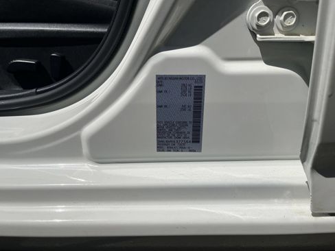 Used 2025 Nissan Altima 2.5 SV FWD image 29